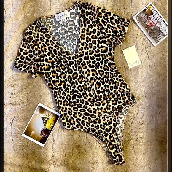 Signify - Bodysuit - Picture 1 of 9